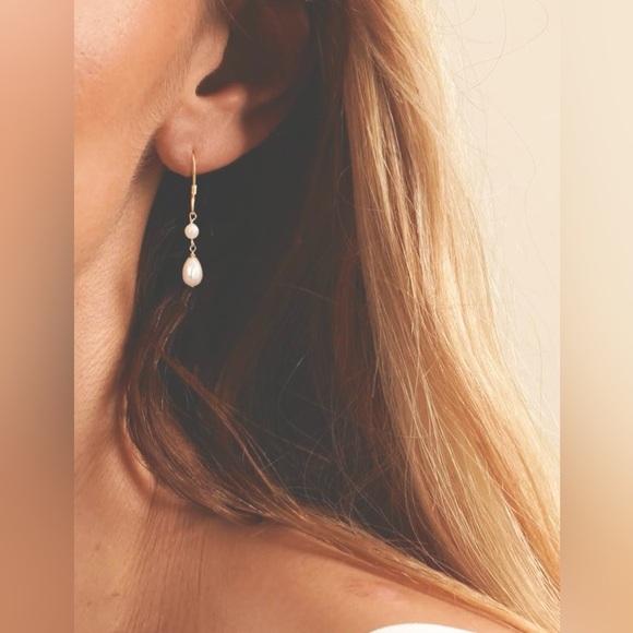 Elegant Pearl Drop Earrings - Picture 7 of 11